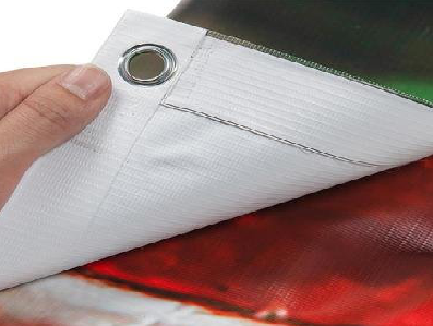 台前喷绘和刀刮布的工艺区别。